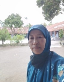 Siti Kurnianingsih S.Ag Pengampu Mapel PAI, pengasuh Pesantren